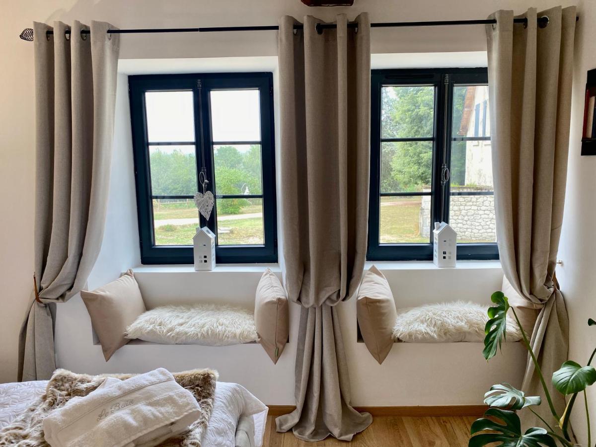 Domaine De Migny Villa Saint-Cyran-du-Jambot Esterno foto